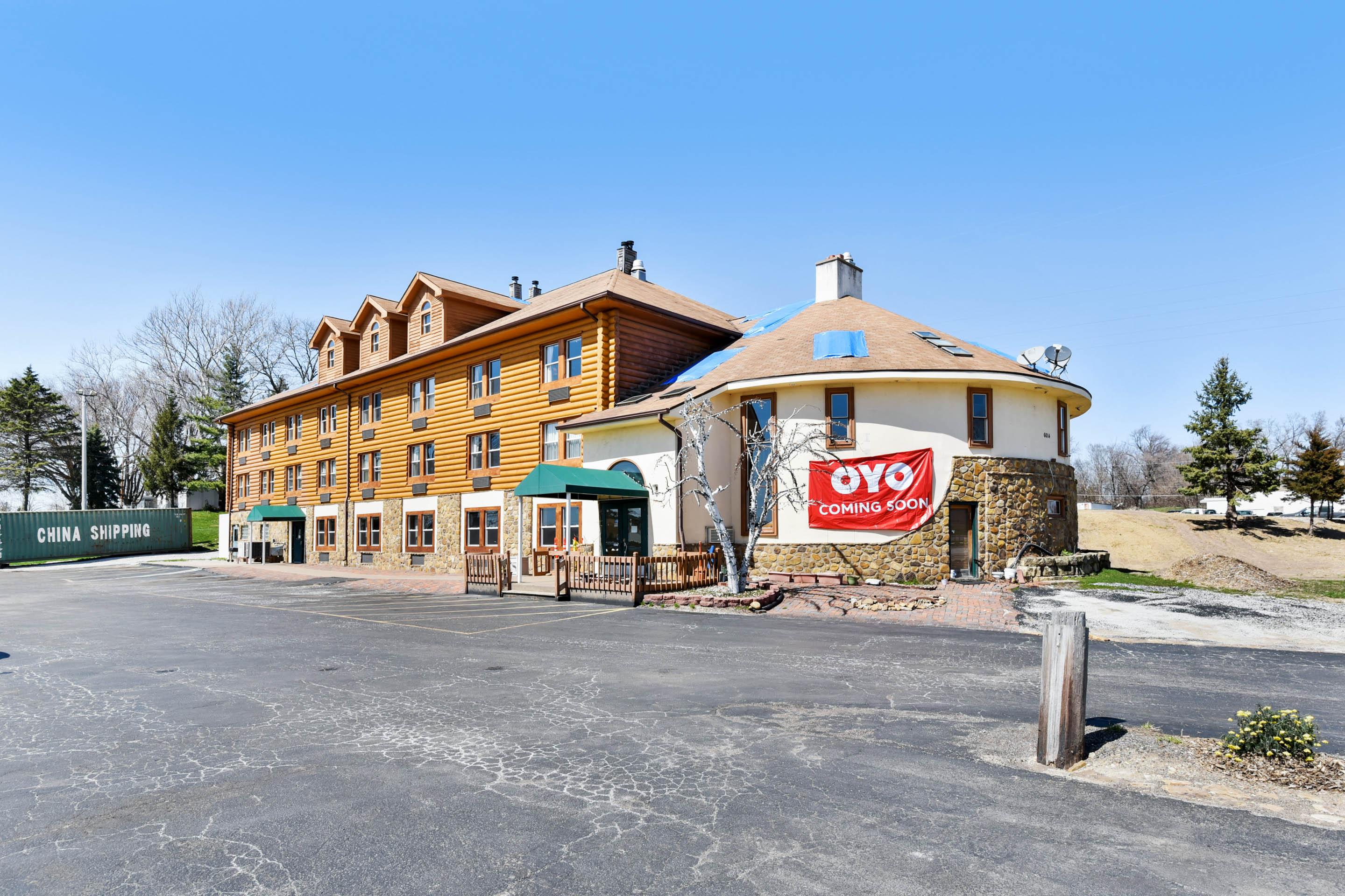 Casa Loma Inn & Suites By Oyo Davenport Ia Near I-80 Exterior foto